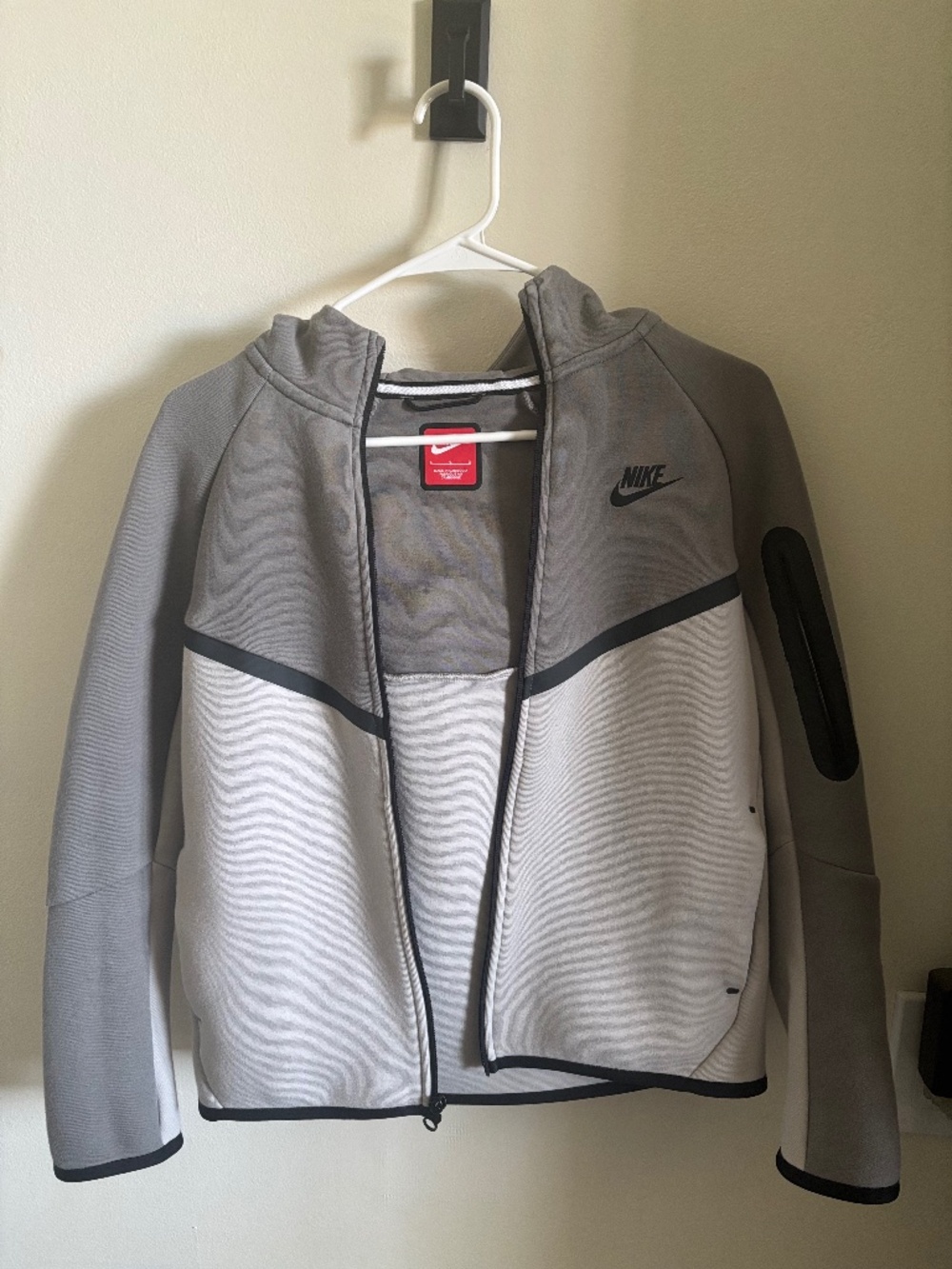 KIDS NIKE TECH HOODIE
